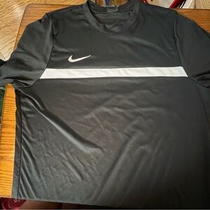 Nike Black and White short Sleeve dri-fit Tee, men’s XXL, excellent condition